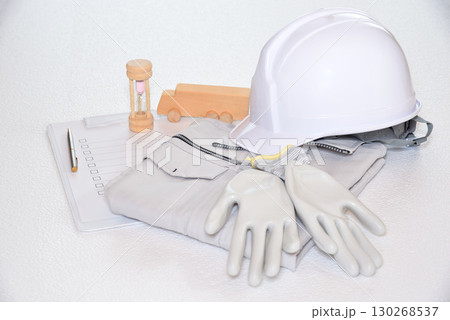 人手不足 働き方改革 運送 物流 引越 配達 宅配イメージ 人手不足 働き方改革 運送 物流 引越 配達 宅配イメージ 130268537