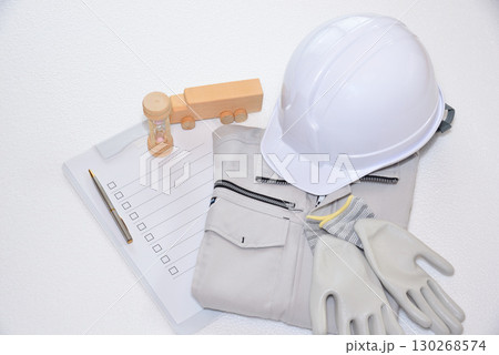 人手不足 働き方改革 運送 物流 引越 配達 宅配イメージ 人手不足 働き方改革 運送 物流 引越 配達 宅配イメージ 130268574