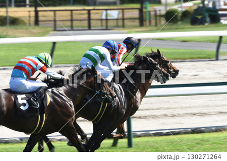 酷暑の中京　激走のサラブレッド 130271264