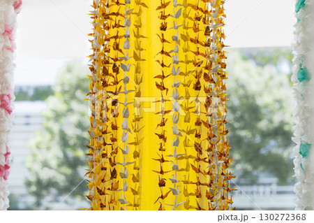 仙台七夕まつり　仙台七夕の七夕飾り千羽鶴 130272368