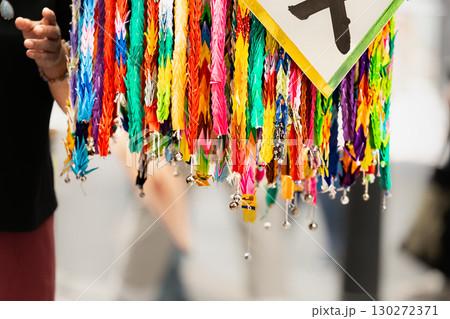 仙台七夕まつり　仙台七夕の七夕飾り千羽鶴 130272371