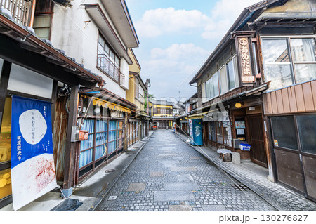 埼玉県川越市　人気の観光スポット　快晴の菓子屋横丁 130276827