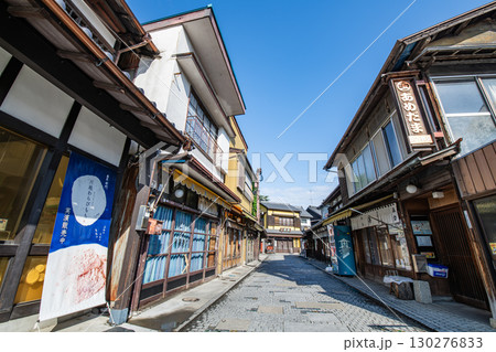 埼玉県川越市　人気の観光スポット　快晴の菓子屋横丁 130276833