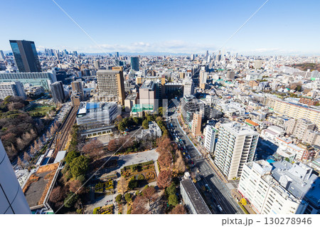 文京シビックセンターから見る池袋と新宿方面の街並み 130278946