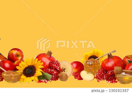Fresh fruits and flowers with honey are beautifully arranged 130281387