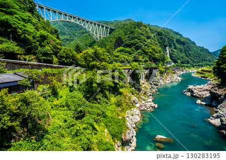 綱ノ瀬川橋梁と五ヶ瀬川【宮崎県西臼杵郡日之影町】 130283195