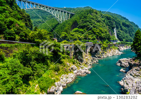 綱ノ瀬川橋梁と五ヶ瀬川【宮崎県西臼杵郡日之影町】 130283202