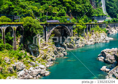 綱ノ瀬川橋梁と五ヶ瀬川【宮崎県西臼杵郡日之影町】 130283204
