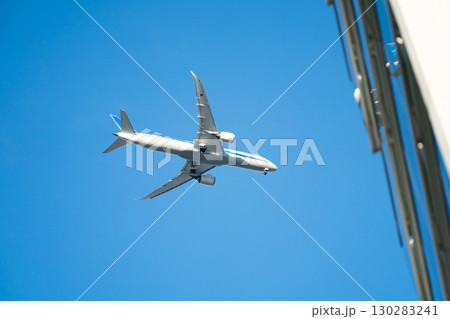 旅客機　港区上空 130283241