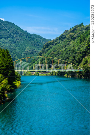 吾味橋と五ヶ瀬川【宮崎県西臼杵郡日之影町】 130283572