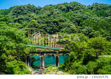 吾味橋と五ヶ瀬川【宮崎県西臼杵郡日之影町】 吾味橋と五ヶ瀬川【宮崎県西臼杵郡日之影町】 130283576
