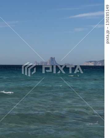 Turquoise waters meeting blue horizon in Formentera 130285149