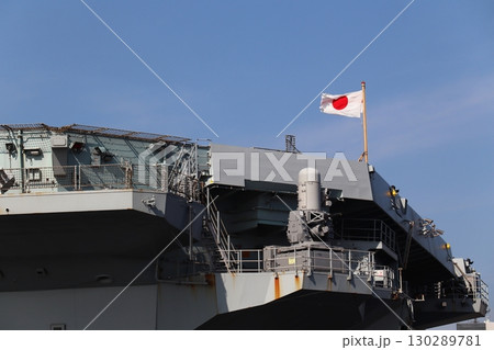 プリンス・オブ・ウエールズ艦上の日の丸 130289781