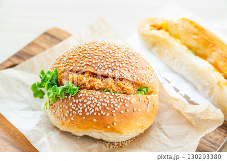 海老カツバーガー 海老カツバーガー 130293380