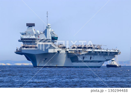 インド太平洋地域の平和維持へ… 東京港に入港する英国海軍・空母『プリンス・オブ・ウェールズ』 130294488