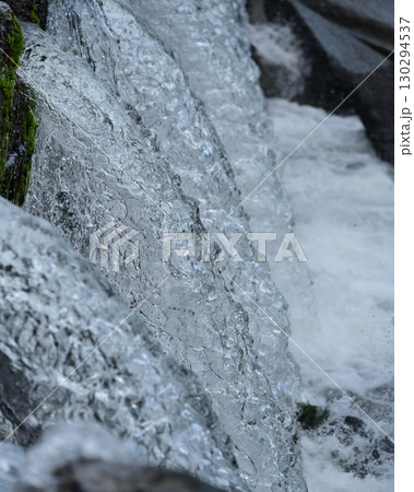 河川の氾濫・増水　溢水　越水　A river overflows 130294537