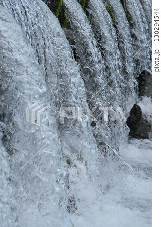 河川の氾濫・増水　溢水　越水　A river overflows 130294544