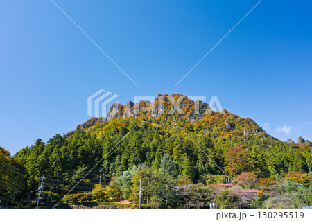 秋の妙義山　群馬県安中市 130295519