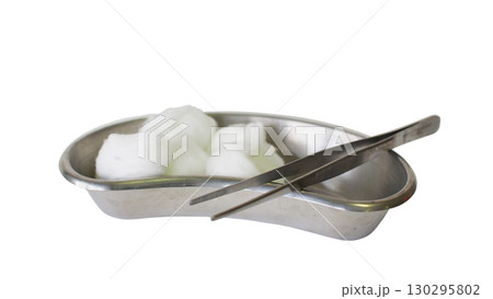 Stainless Kidney Tray with Cotton Balls and Forceps Stainless Kidney Tray with Cotton Balls and Forceps 130295802