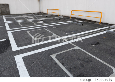 ロックレスのコインパーキング フラップレスの有料駐車場 ロックレスのコインパーキング フラップレスの有料駐車場 130295915