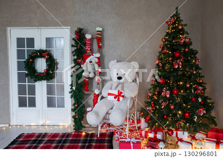Room with christmas tree and presents Room with christmas tree and presents 130296801