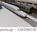 鉄道模型。N700Sと235系山手線の斜め前からの写真 130298230