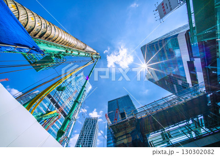 日本の東京都市景観9月1日。クローラークレーンやパイルドライバーなどの巨大重機がズラリ…=渋谷 日本の東京都市景観9月1日。クローラークレーンやパイルドライバーなどの巨大重機がズラリ…=渋谷 130302082