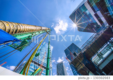 日本の東京都市景観9月1日。クローラークレーンやパイルドライバーなどの巨大重機がズラリ…=渋谷 日本の東京都市景観9月1日。クローラークレーンやパイルドライバーなどの巨大重機がズラリ…=渋谷 130302083