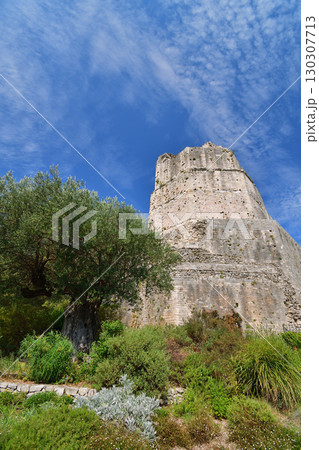 フランス・ニームにある古代ローマ遺跡 マーニュの塔(2025年8月14日撮影) フランス・ニームにある古代ローマ遺跡 マーニュの塔(2025年8月14日撮影) 130307713