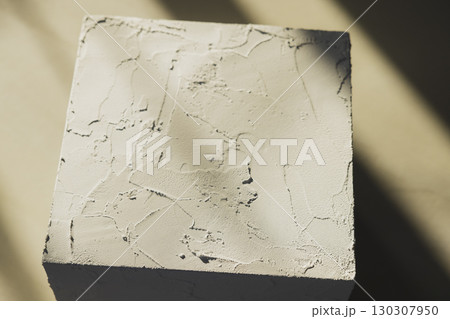 白い箱型家具 130307950