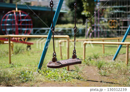 公園のブランコ 公園のブランコ 130312239