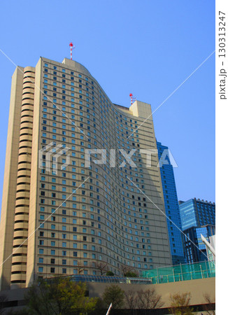 新宿副都心の高層ビル群と青空の風景 新宿副都心の高層ビル群と青空の風景 130313247