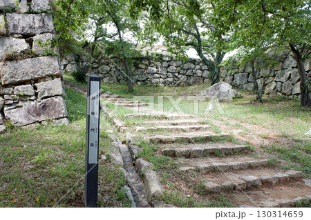 鳥取県　米子城跡　本丸の鉄御門跡 130314659