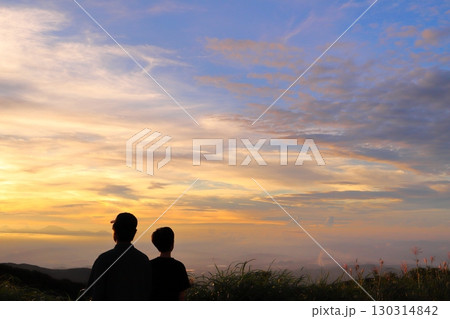 鰐塚山から望む夕景　兄弟 130314842