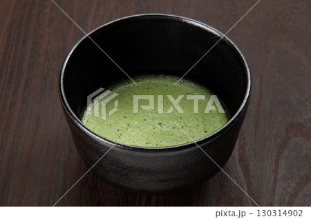 茶道の抹茶碗と抹茶のイメージ 茶道の抹茶碗と抹茶のイメージ 130314902