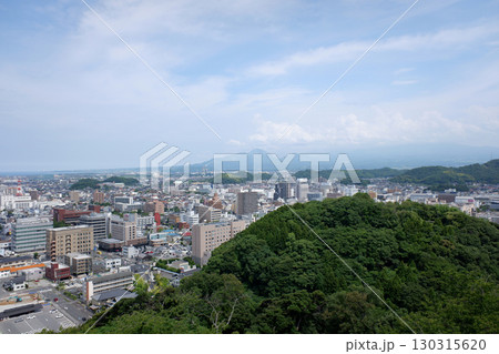 鳥取県 米子城跡より米子市街と大山方面の眺望 鳥取県 米子城跡より米子市街と大山方面の眺望 130315620
