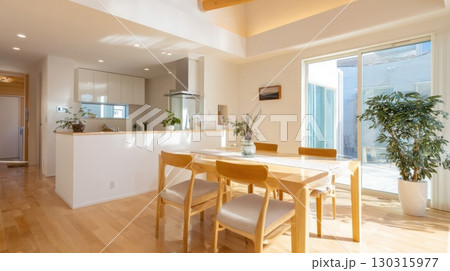 おしゃれなダイニングルーム おしゃれなダイニングルーム 130315977
