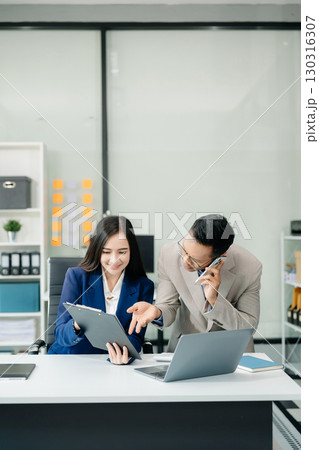 Those who work hard, win in the conference room new startup project 130316307