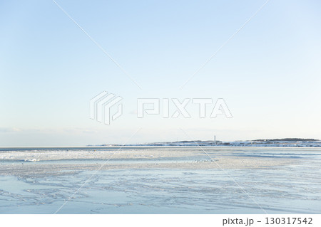 春国岱から根室半島を望む 春国岱から根室半島を望む 130317542