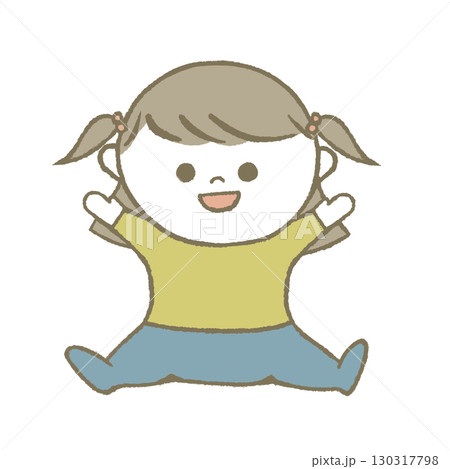 笑顔で座る赤ちゃん　黄色 130317798
