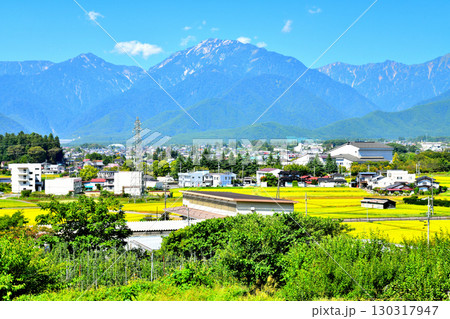 北大町駅付近より蓮華岳方面を望む(長野県大町市)【2025.9】 北大町駅付近より蓮華岳方面を望む(長野県大町市)【2025.9】 130317947