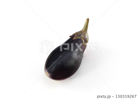 なす 白背景 130319267