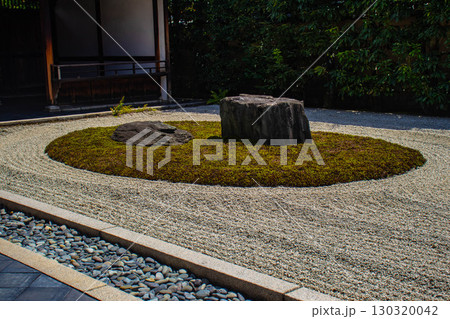 【京都風景】龍源院　独創的で印象深い禅宗の庭々 130320042