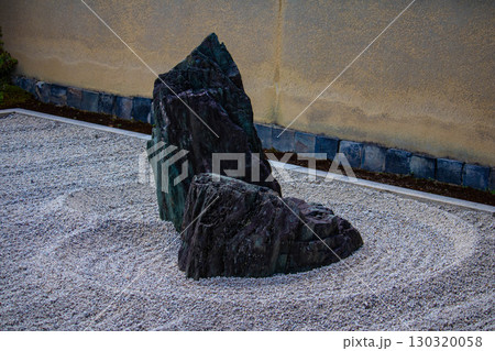 【京都風景】龍源院　独創的で印象深い禅宗の庭々 130320058