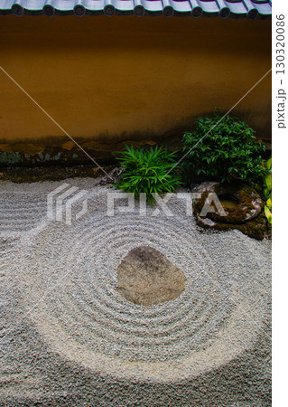 【京都風景】龍源院 独創的で印象深い禅宗の庭々 【京都風景】龍源院 独創的で印象深い禅宗の庭々 130320086
