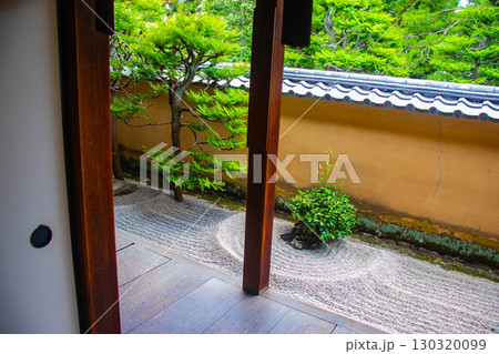 【京都風景】龍源院　独創的で印象深い禅宗の庭々 130320099