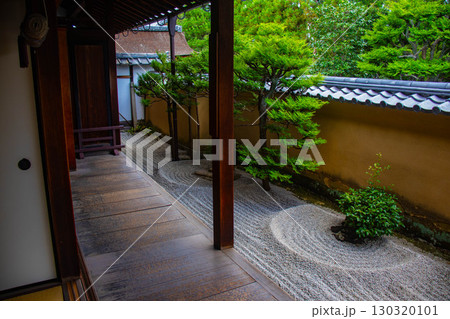 【京都風景】龍源院　独創的で印象深い禅宗の庭々 130320101