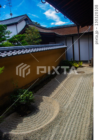 【京都風景】龍源院　独創的で印象深い禅宗の庭々 130320108