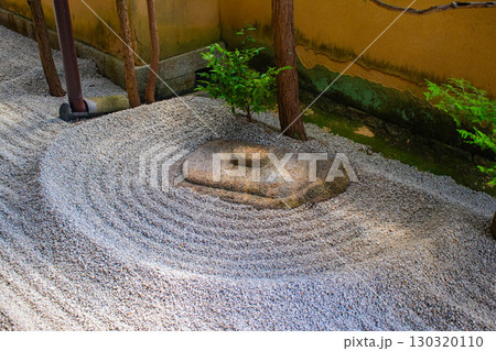 【京都風景】龍源院 独創的で印象深い禅宗の庭々 【京都風景】龍源院 独創的で印象深い禅宗の庭々 130320110