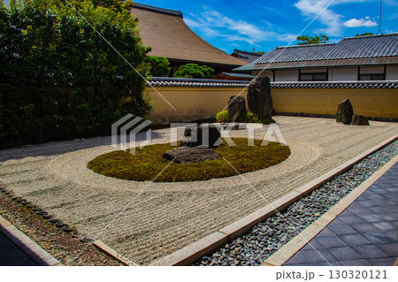 【京都風景】龍源院　独創的で印象深い禅宗の庭々 130320121
